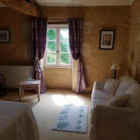 Konukevi Domaine De Sonnard 3*